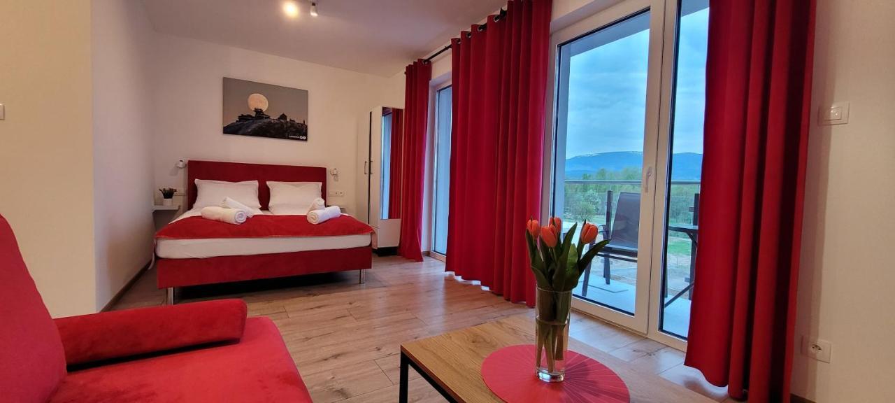 Kolorowe Cieplice - Apartamenty Z Widokiem Na Karkonosze Еленя-Гура Экстерьер фото